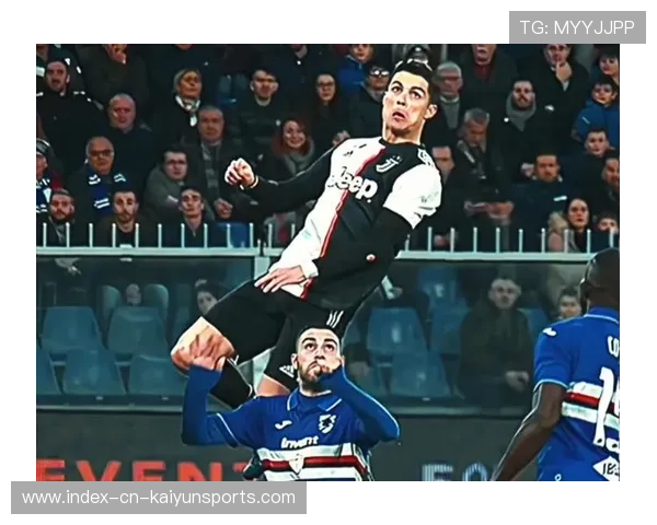 C罗头球攻门死角，利雅得胜利全场起立